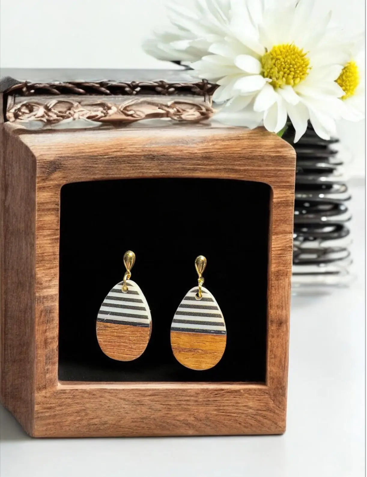 Wood and resin minimalist earrings
