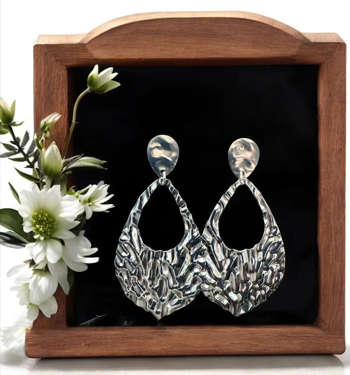 Minimalist teardrop earrings | stainless steel lightweight everyday jewelry