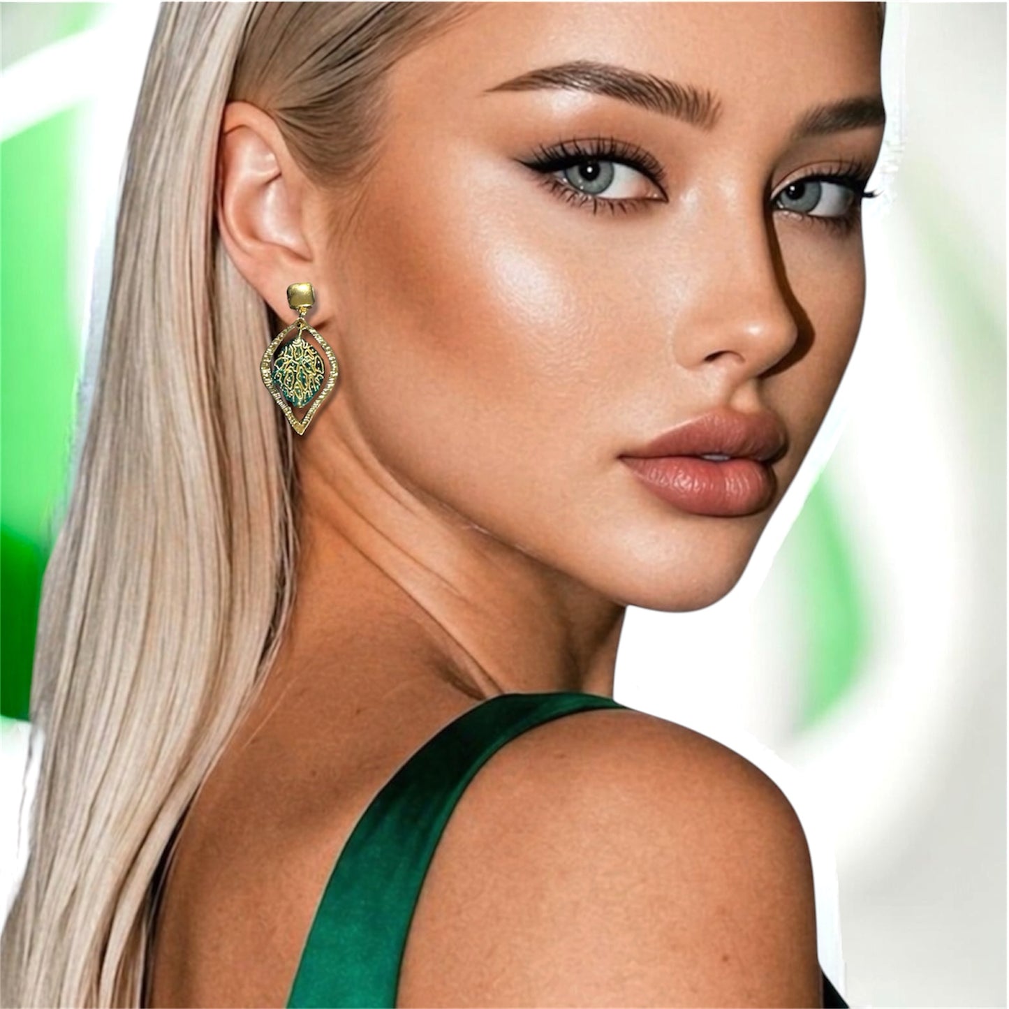 Golden Minimalist Dangle Earrings – Elegant Golden Jewelry
