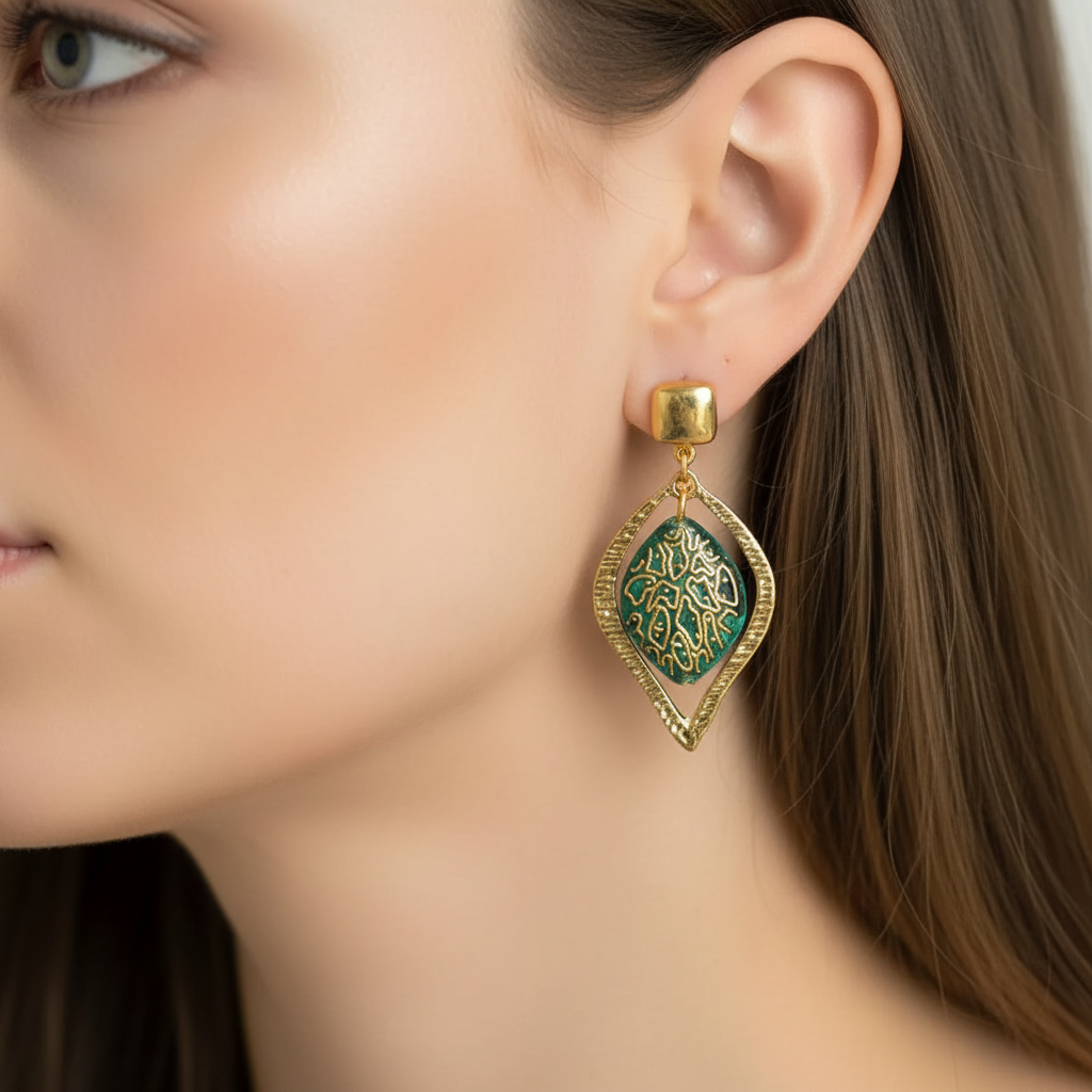 Golden Minimalist Dangle Earrings – Elegant Golden Jewelry