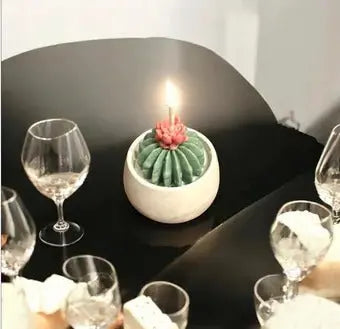 Natural beeswax candle for gifting