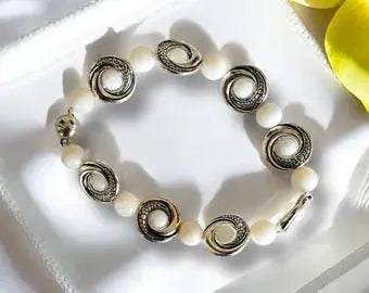 Mother of pearl beaded bracelet | Seashell jewelry | Elastic band bracelet gift for women